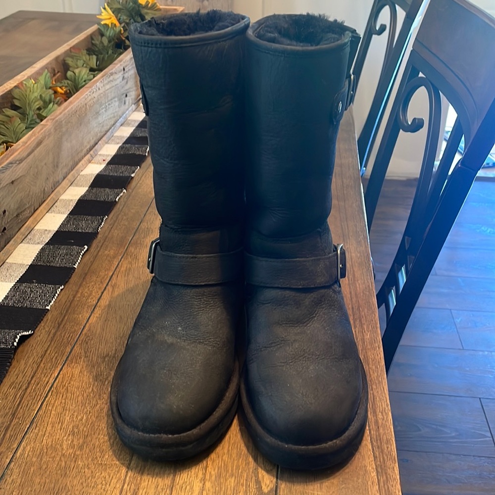 Sutter ugg boots women’s size 5